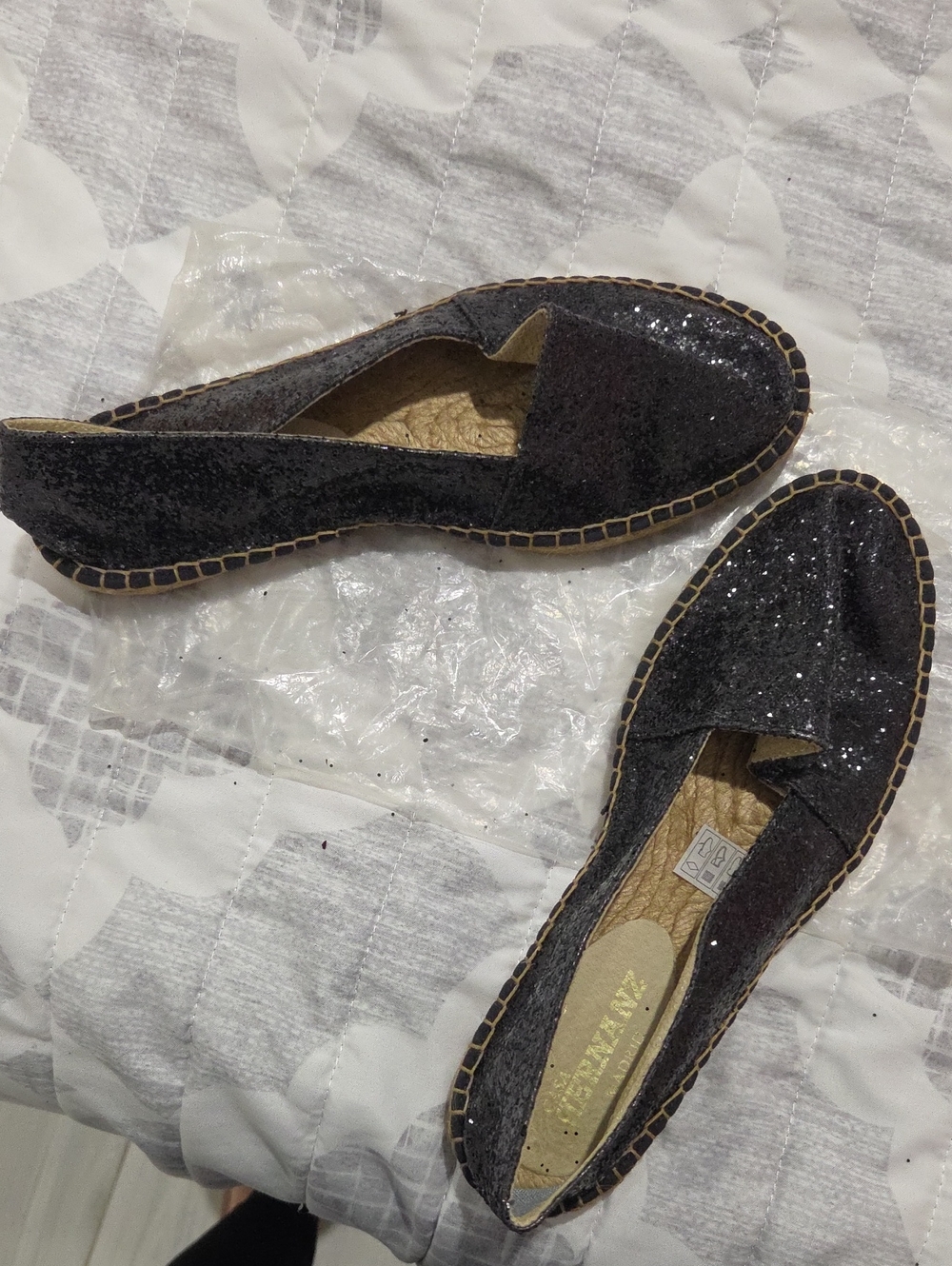 Glitter Espadrille Slip-On Flats in Black